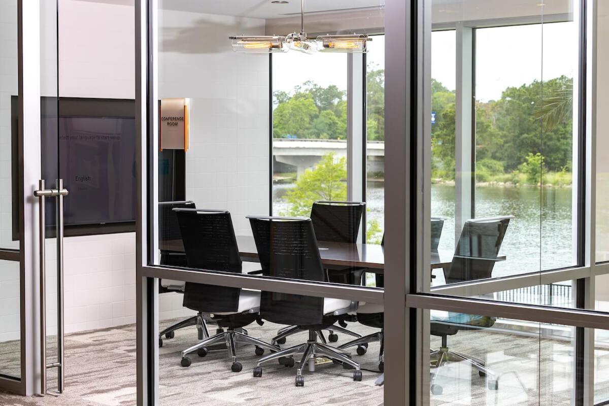 The Executive Suite The Woodlands Exteriér fotografie